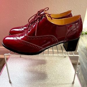 🎉CLOSET CLEAN OUT SALE🎊 NWOT Burgundy Low Heeled Oxfords🎈